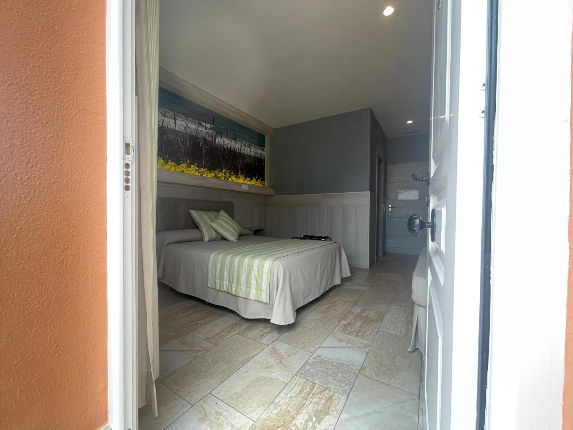 Hostal Noli Чиклана-де-ла-Фронтера Экстерьер фото