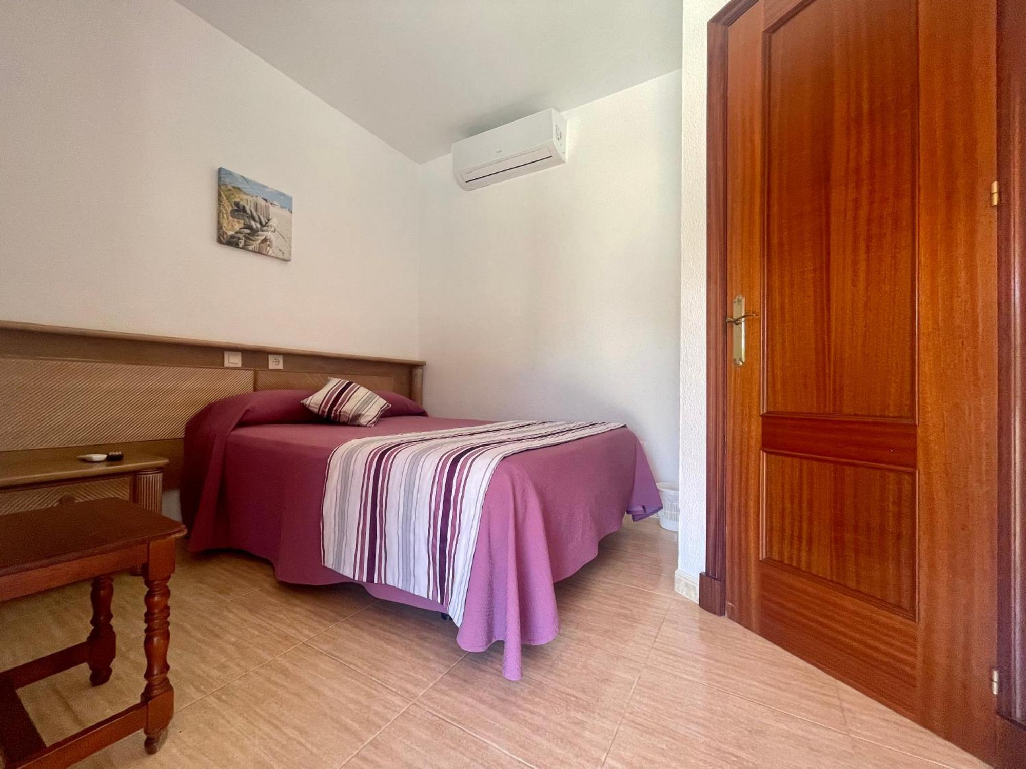 Hostal Noli Чиклана-де-ла-Фронтера Экстерьер фото