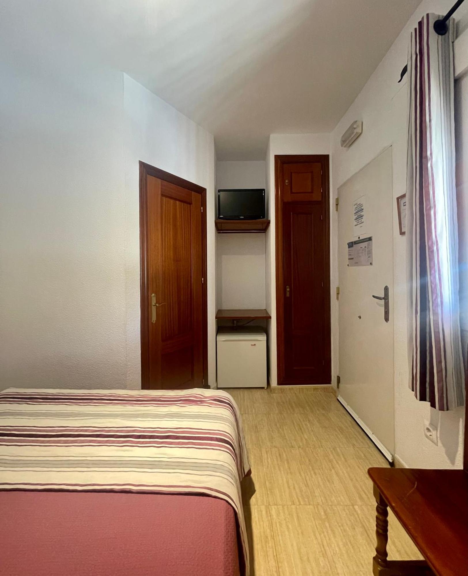 Hostal Noli Чиклана-де-ла-Фронтера Экстерьер фото